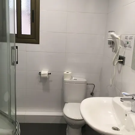 Pensión Levante 2*